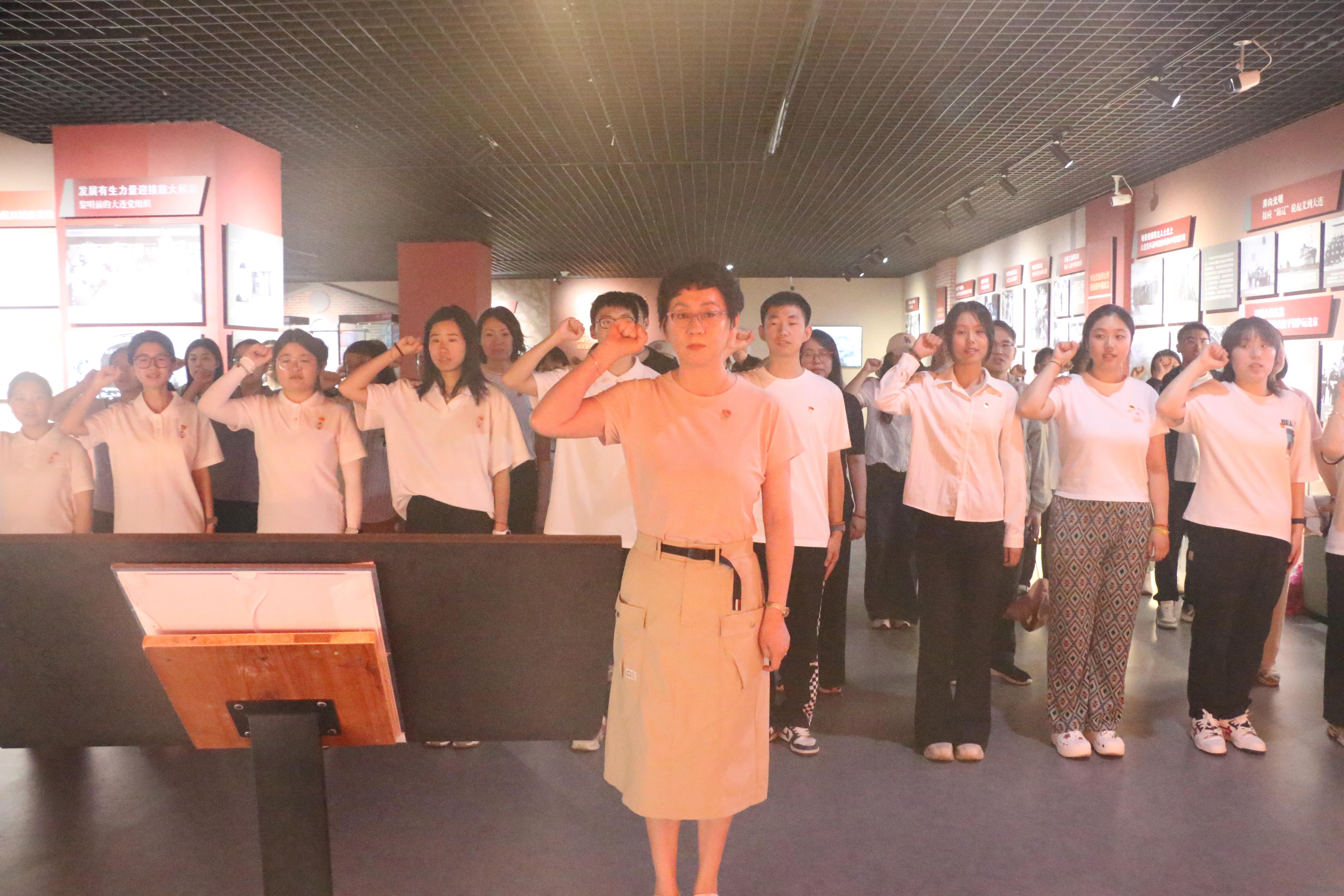 【学院动态】心理学院党委开展“庆七一”暨“不忘初心使命，汲取奋进力量”主题党日活动